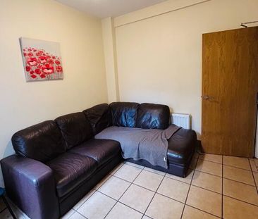 Balfour Avenue, Room 2, All Bills Included, Belfast, BT7 2FH - Photo 1