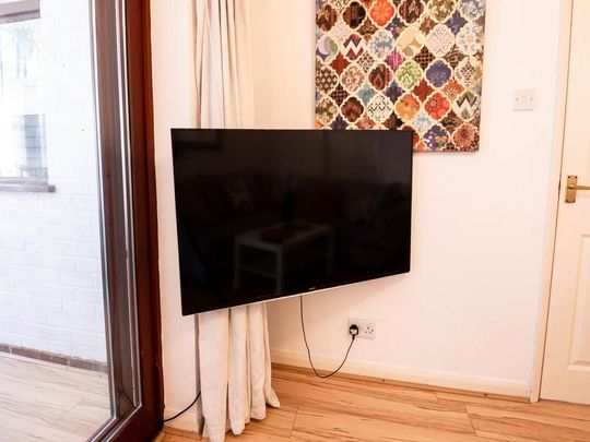 5 bedroom house to rent - Photo 1