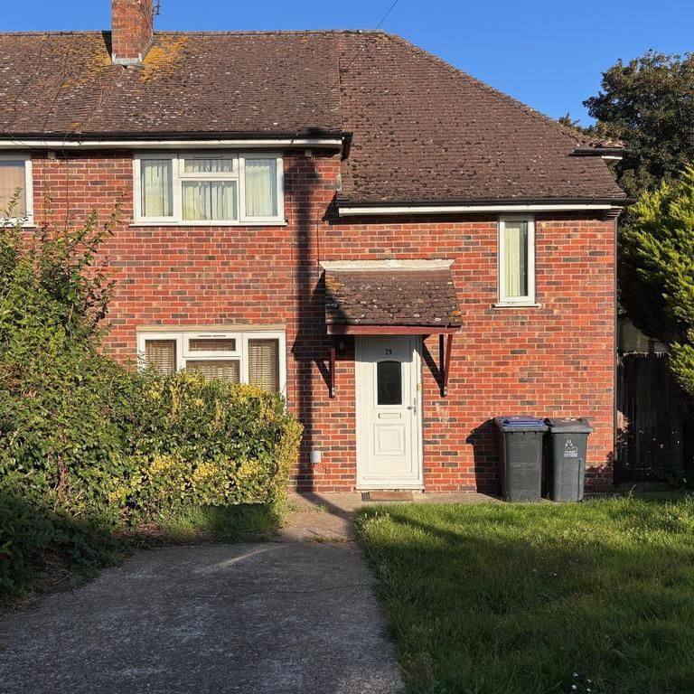 3 bedroom semi-detached house to rent - Photo 1