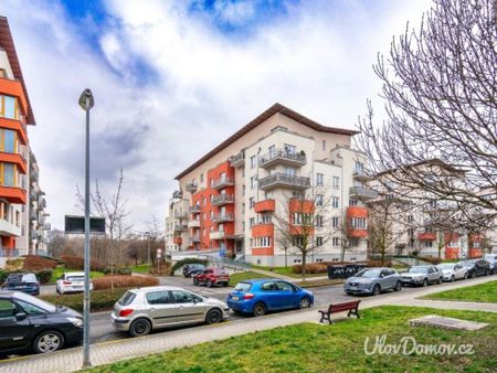 Pronájem bytu 1+kk 33 m2 - Fotografie 4