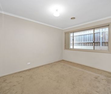 28 Bluestone Gardens, Jerrabomberra - Photo 5