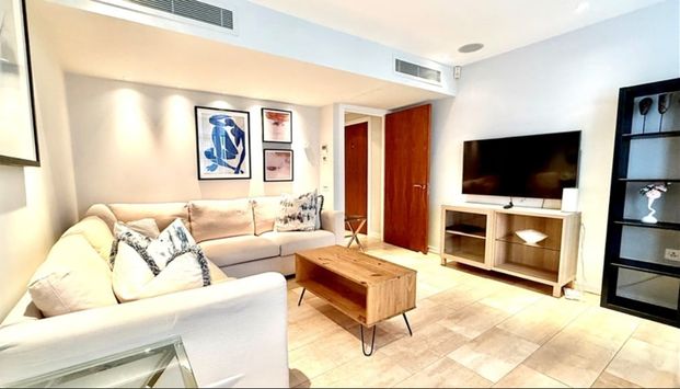 ONE BEDROOM APARTMENT TO LET, YOUNG STREET, W8 - Photo 1