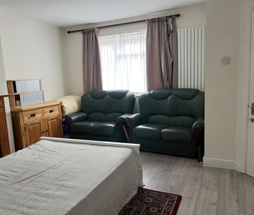 1 Bed Flat, Langhill Avenue, BS4 - Photo 3