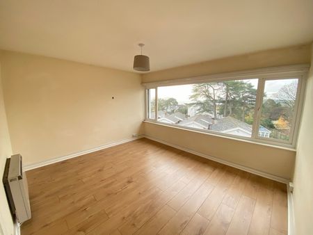 Grove House, Mayals, Swansea, SA3 - Photo 4