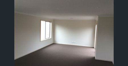 Well maintained 3 bedroom , 2 bathroom home! - Photo 5