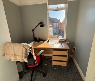 8 Cheltenham Park, Belfast BT6 0HR - Photo 3