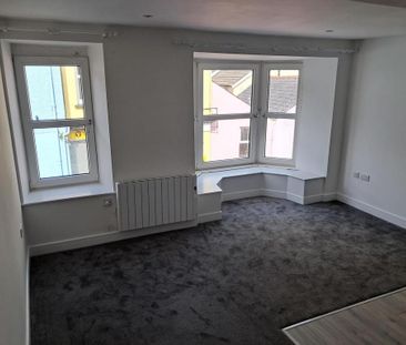 2 bedroom maisonette to rent - Photo 2