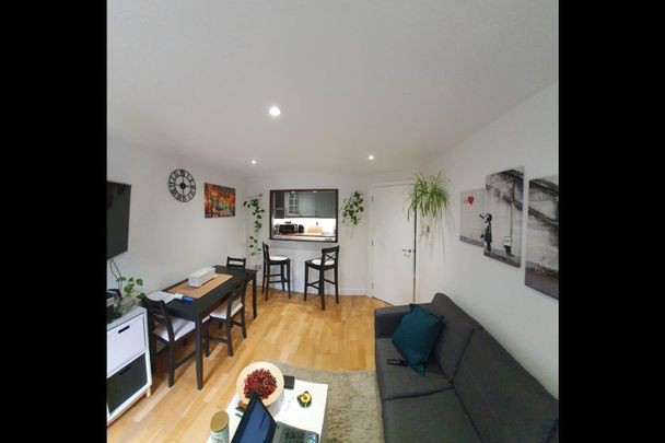 2 Bed Flat, Upper College Street, NG1 - Photo 1