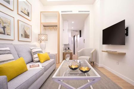 Calle Alfonso XII, Sevilla, Andalusia 41002 - Photo 2