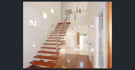 Stunning Villa at Cairns One - Photo 3