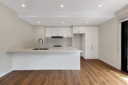 2/15 Edinburgh Road Bayswater VIC - Photo 2