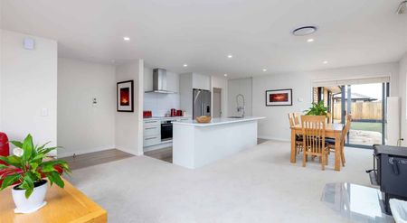 A Spacious Halswell Gem! - Photo 2