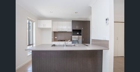 PERFECT FOR SMALL FAMILY OR COUPLE - Photo 4