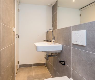 Te huur: Appartement Burgemeester Michiels van Kessenichpassage in ... - Photo 4