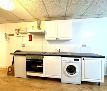 Studio Flat, Kember St, N1 - Photo 2