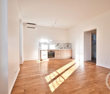 Location Appartement 4 pièces 89m² NICE 06100 - Photo 3