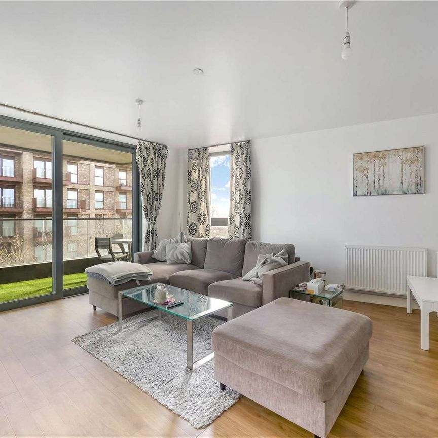 Spacious two bedroom, two bathroom apartment providing luxury living accommodation. - Photo 1