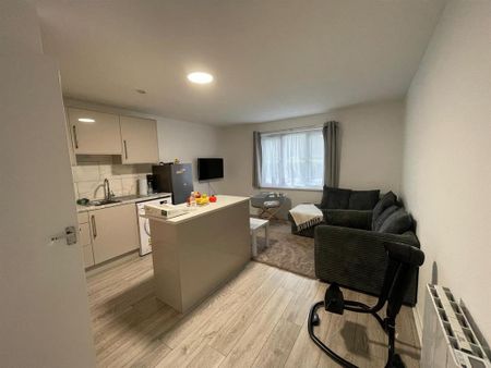 1 bedroom flat to rent - Photo 3