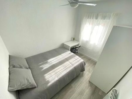 Calle de Concepción de la Oliva, Madrid, Community of Madrid 28021 - Photo 2