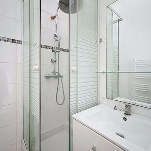 Appartement à louer - REIMS - SAINT ANNE- RUE DE LOUVOIS - Photo 2