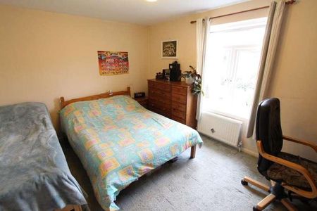 Goldsworth, GU21 - Photo 3