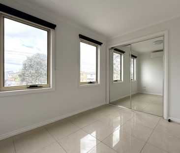 4-Bedroom Family Home - Photo 4