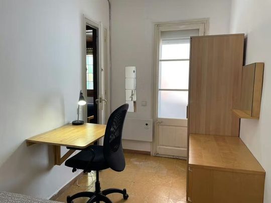 Carrer de Terol, Barcelona, Catalonia 08012 - Photo 1