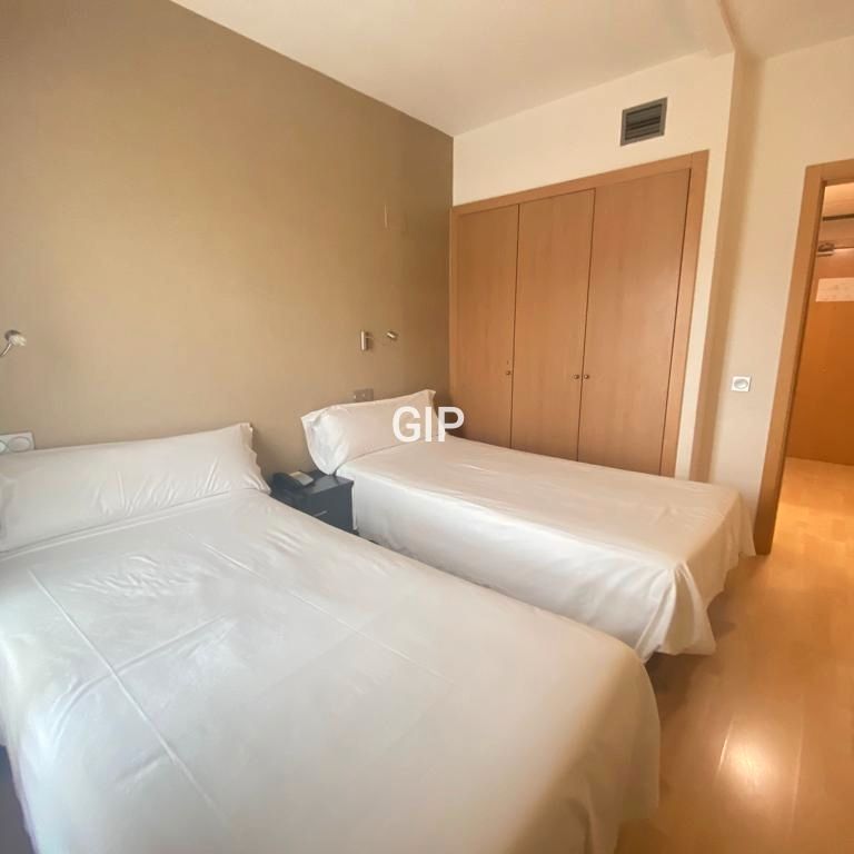 Apartamento de alquiler en Rejas - Photo 1