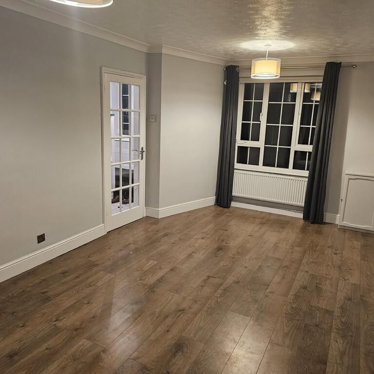 1 bedroom in a house share to rent - Photo 1