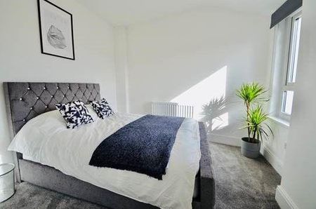 1 bedroom in a house share to rent - Photo 3