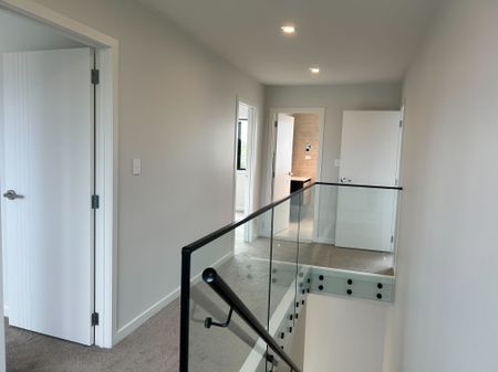 5 Bedrooms on Derrett Pl - Photo 3