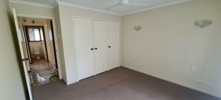 5 Lanchester Street, Stafford Heights QLD, Belconnen - Photo 5