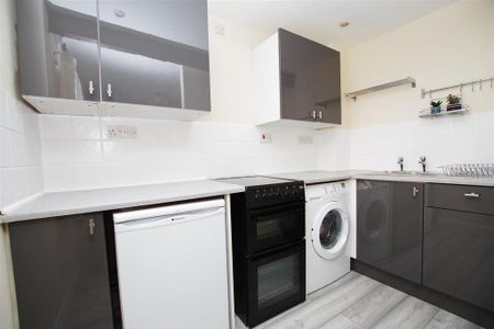 1 bedroom flat to rent - Photo 4