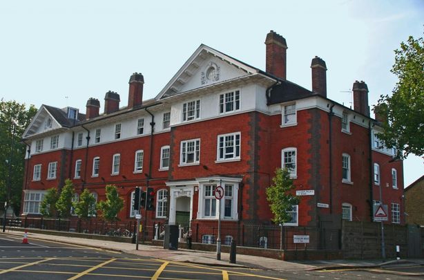 Studio to rent - Photo 1