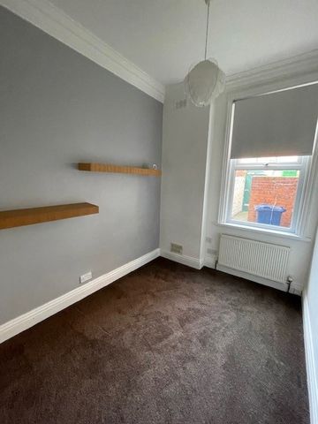 38 St Marys Ave, South Shields - Photo 2