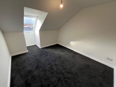3 bedroom flat to rent - Photo 3