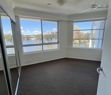 Varsity Lakes - Photo 6