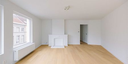 Appartement te huur in Ronse voor € 795 met 1 slaapkamer - Photo 2