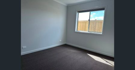 Brand-New 4 bedroom dream home - Photo 5