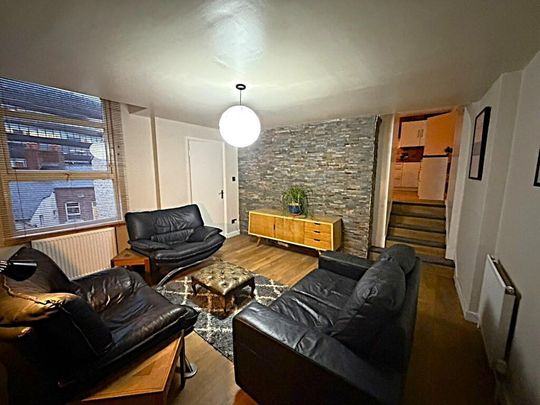 3 bedroom apartment to rent - Photo 1