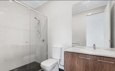 “Beautiful Double Storey Home!” - Photo 4