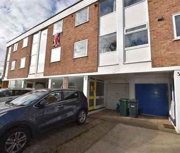 Cranbourne Close, Horley, RH6 - Photo 1