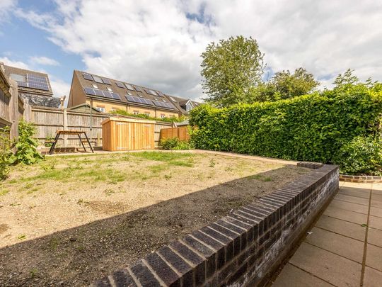 1 bedroom in a house share to rent - Photo 1