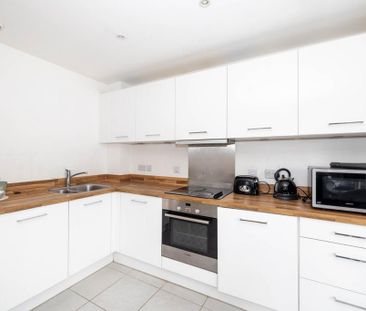 2 bedroom flat to rent - Photo 5