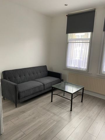 1 Bed Flat, Harrow Road, W10 - Photo 2