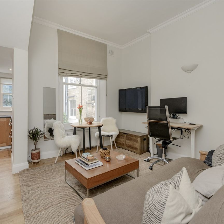 St. Marks Place, W11 - Photo 1