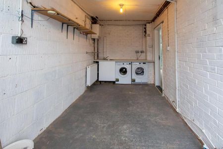 3 bedroom terraced house to rent - Photo 3