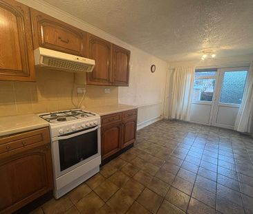 3 bedroom end of terrace house to rent - Photo 5