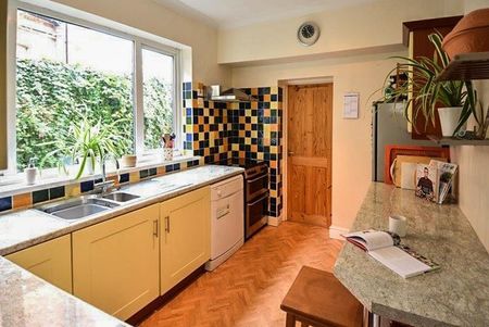 3 bedroom terraced house to rent - Photo 3