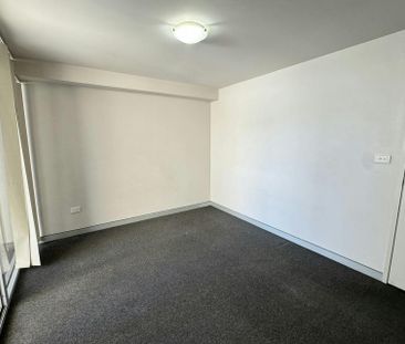 TWO BEDROOM APARTMENT IN THE HEART OF BANKSTOWN CBD - Photo 3